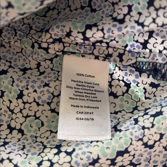 Talbots Blue Floral Shirt with Polka Dot Collar and Cuffs- size LP - Picture 5 of 7